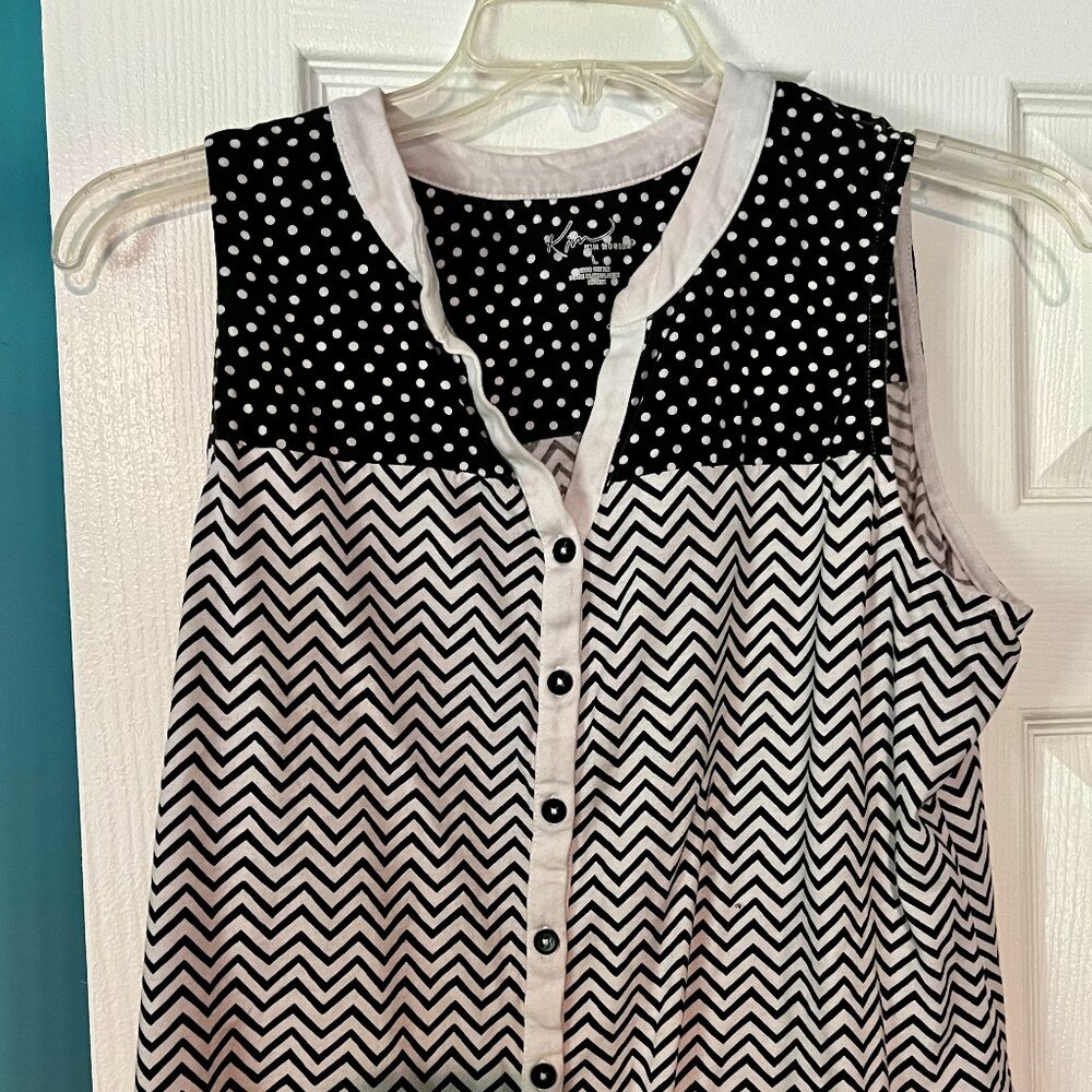 Causal Knit  Black and white Top: size L